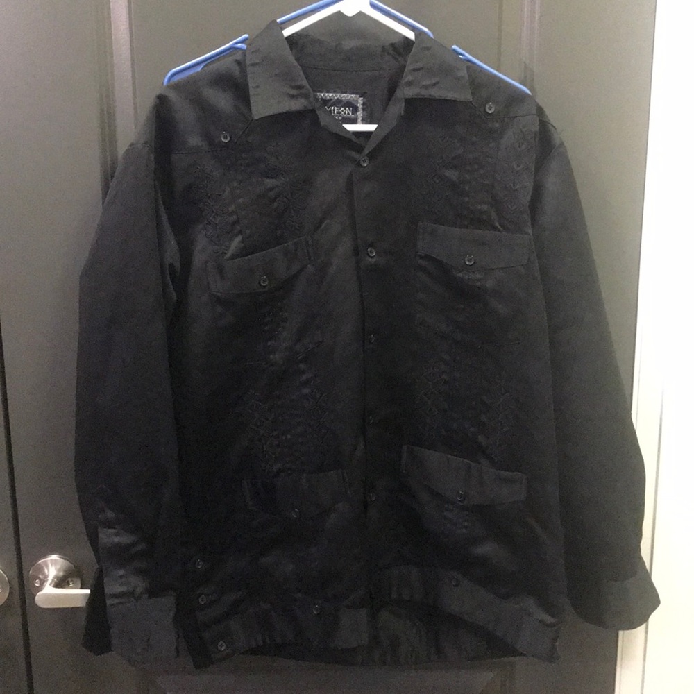Medium Black Ling Sleeve Button Down